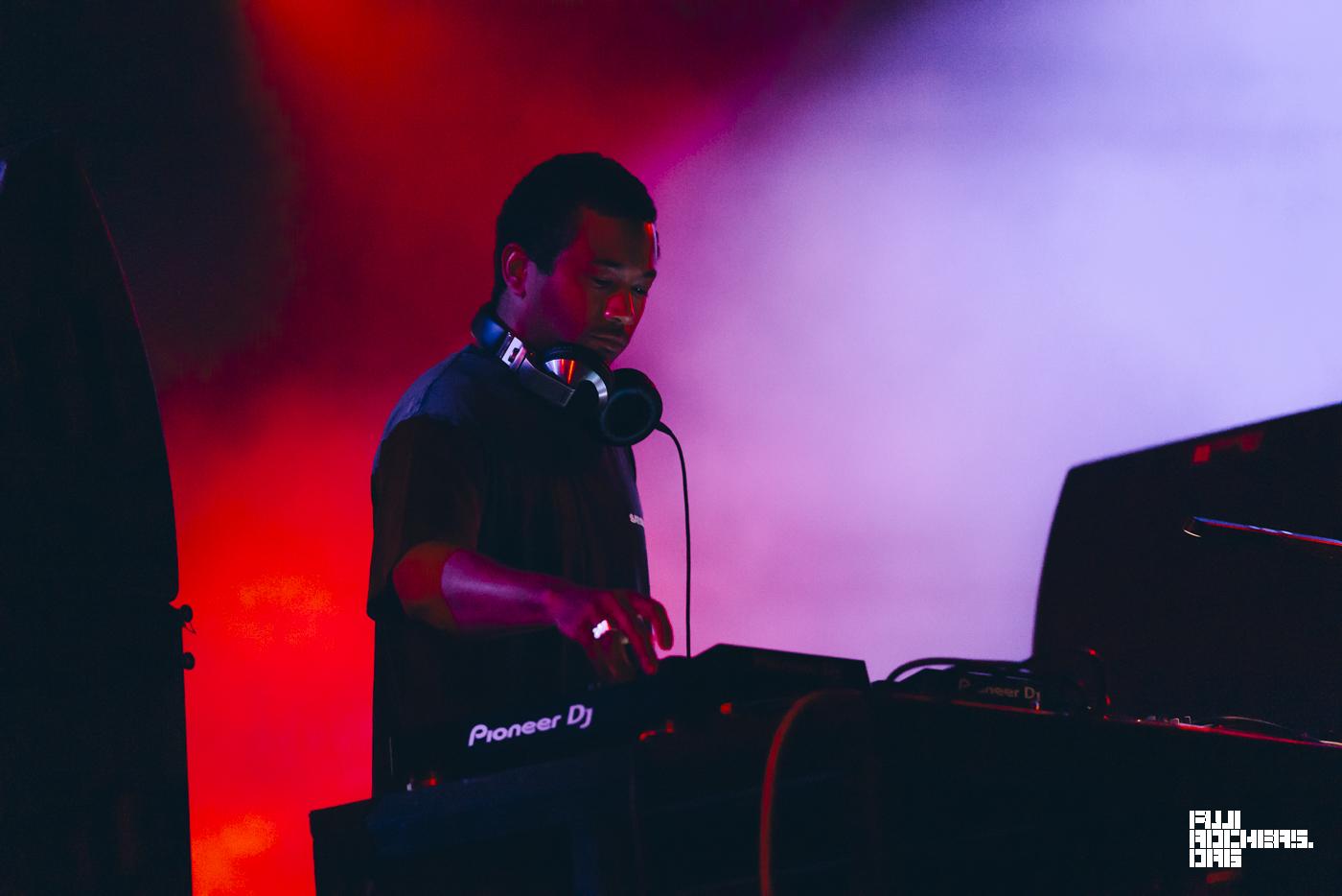 TORO Y MOI (DJ)
