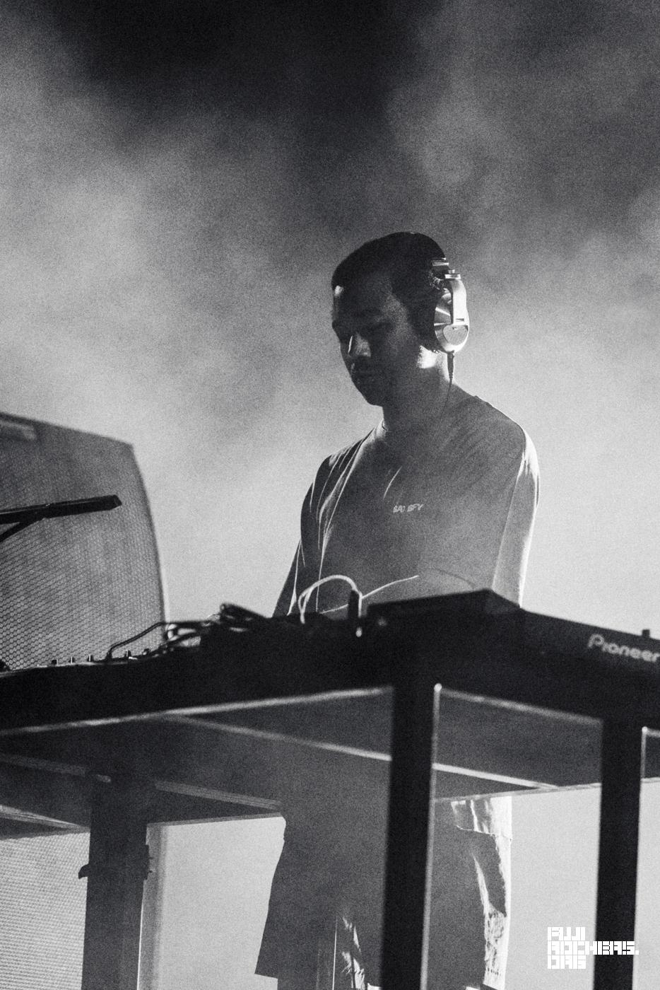 TORO Y MOI (DJ)