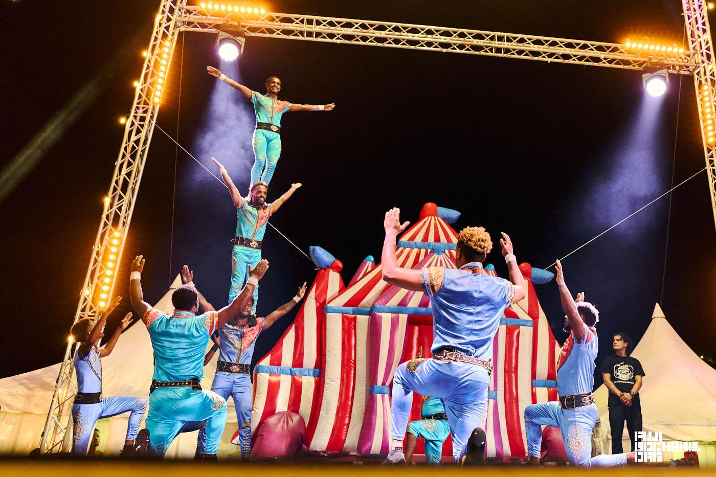 SAKURA CIRCUS