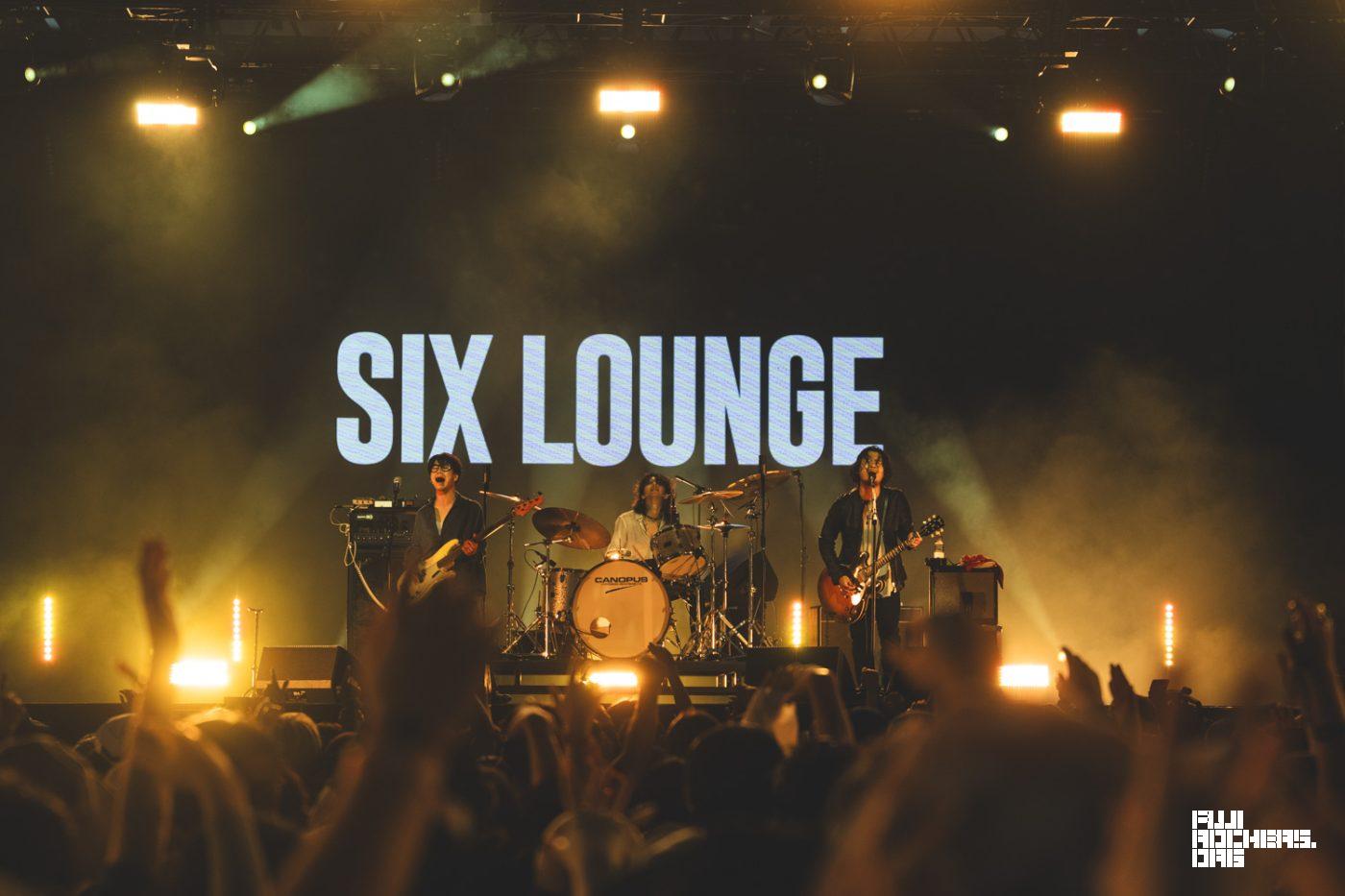 SIX LOUNGE