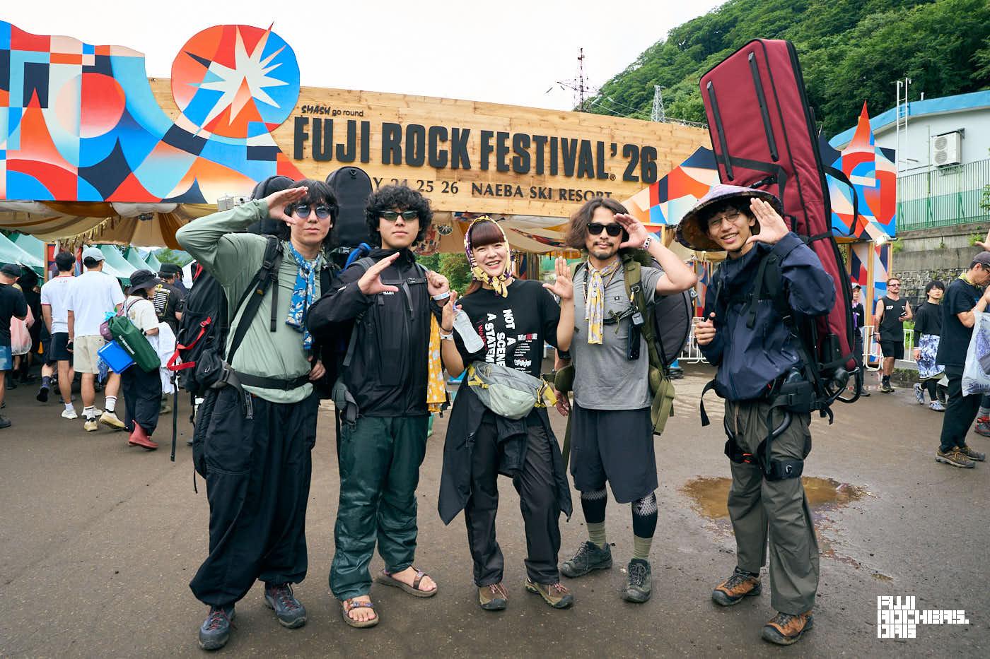 スーパー登山部苗場をゆく