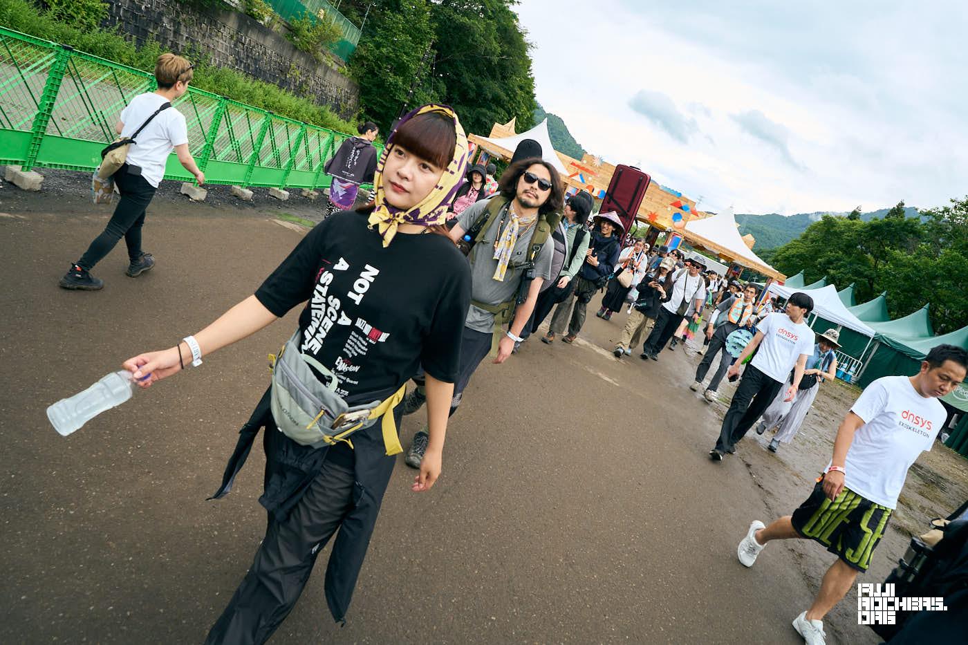 スーパー登山部苗場をゆく