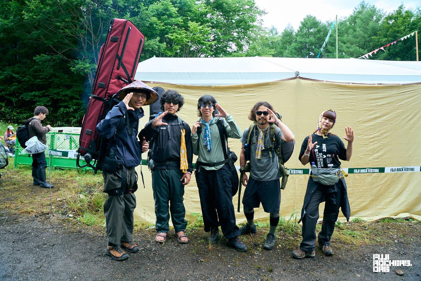 スーパー登山部苗場をゆく