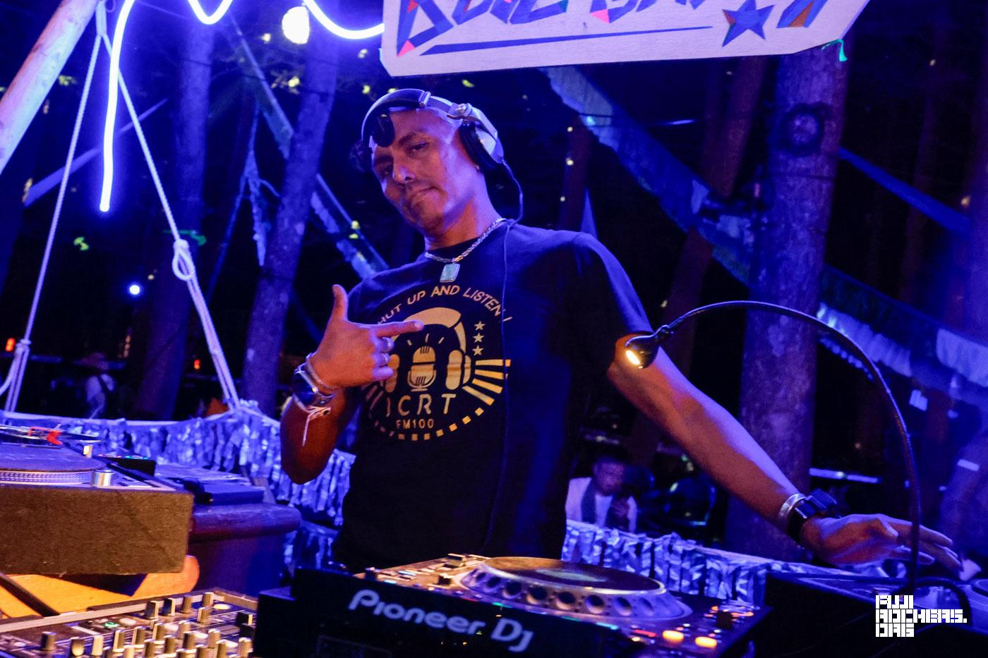DJ COLA