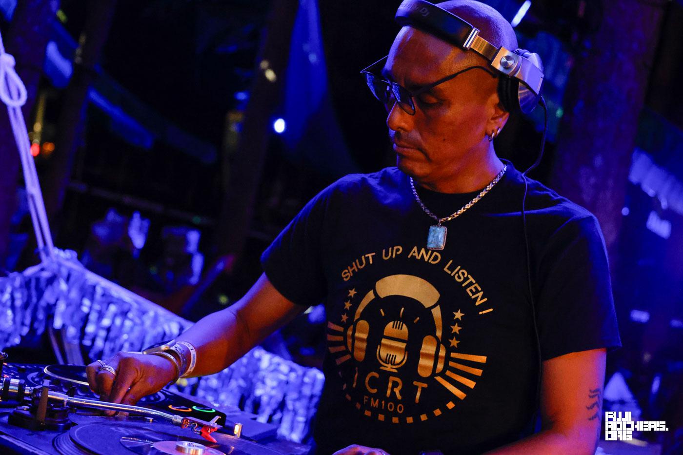 DJ COLA