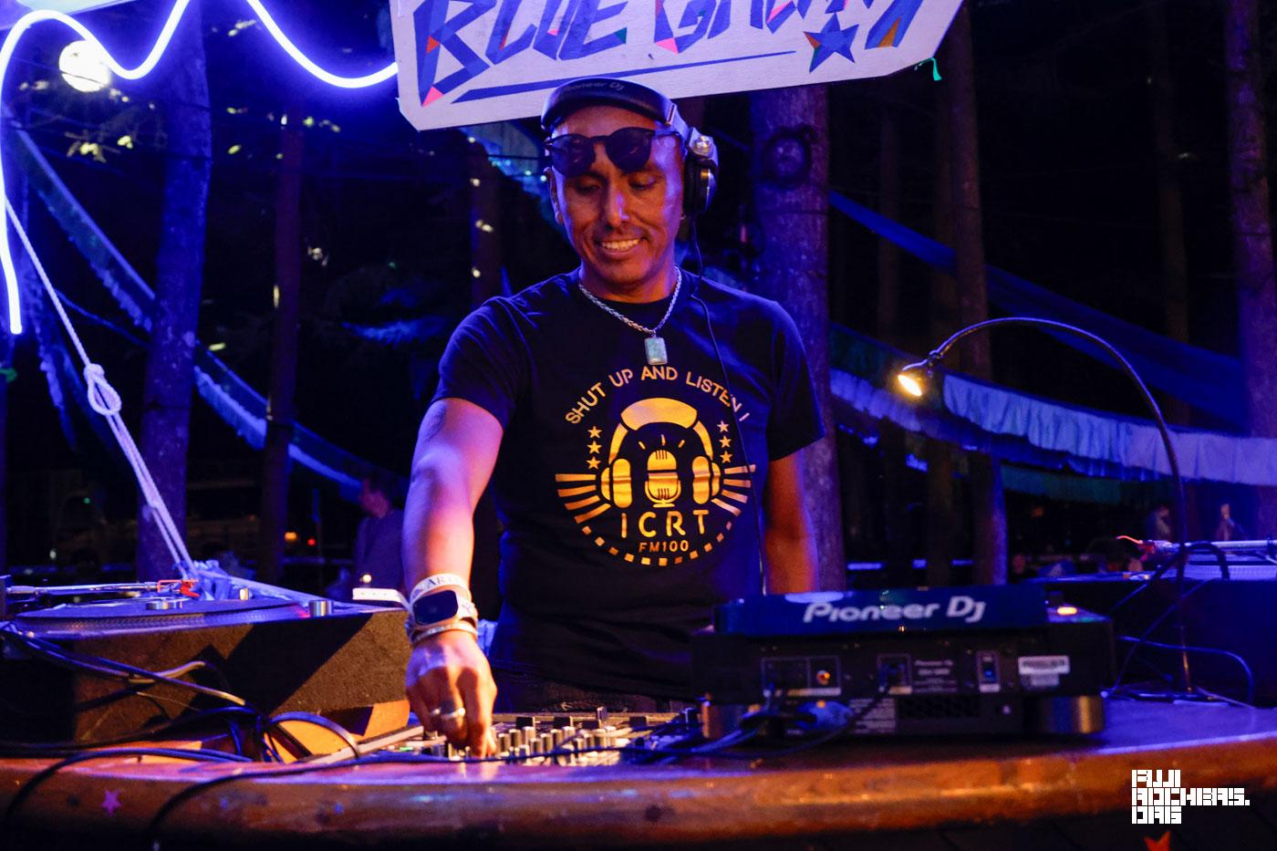 DJ COLA