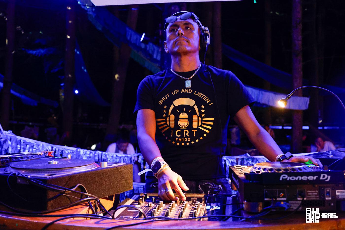 DJ COLA