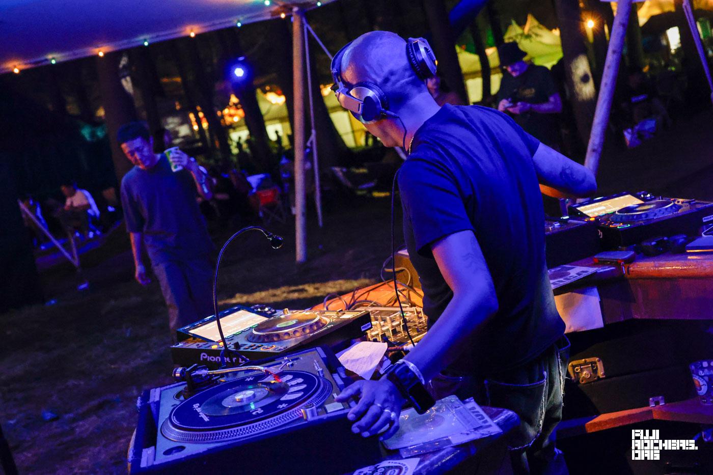 DJ COLA