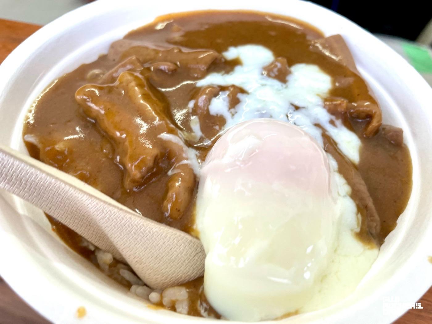 もつカレー(温玉トッピング)