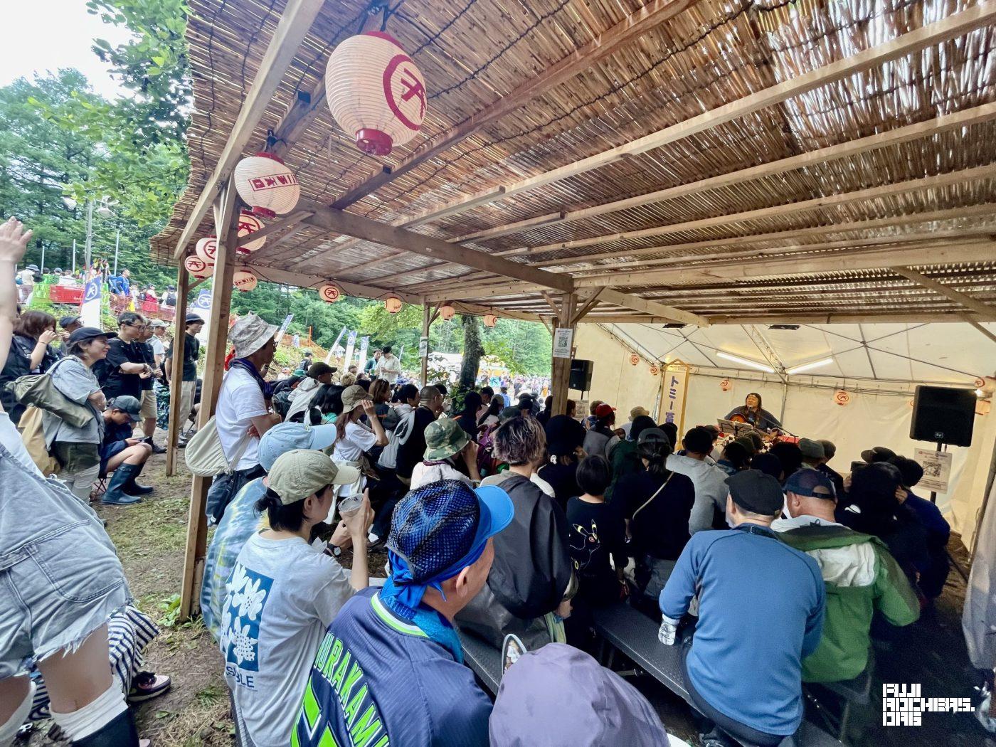 青空寄席にてトミー富岡！