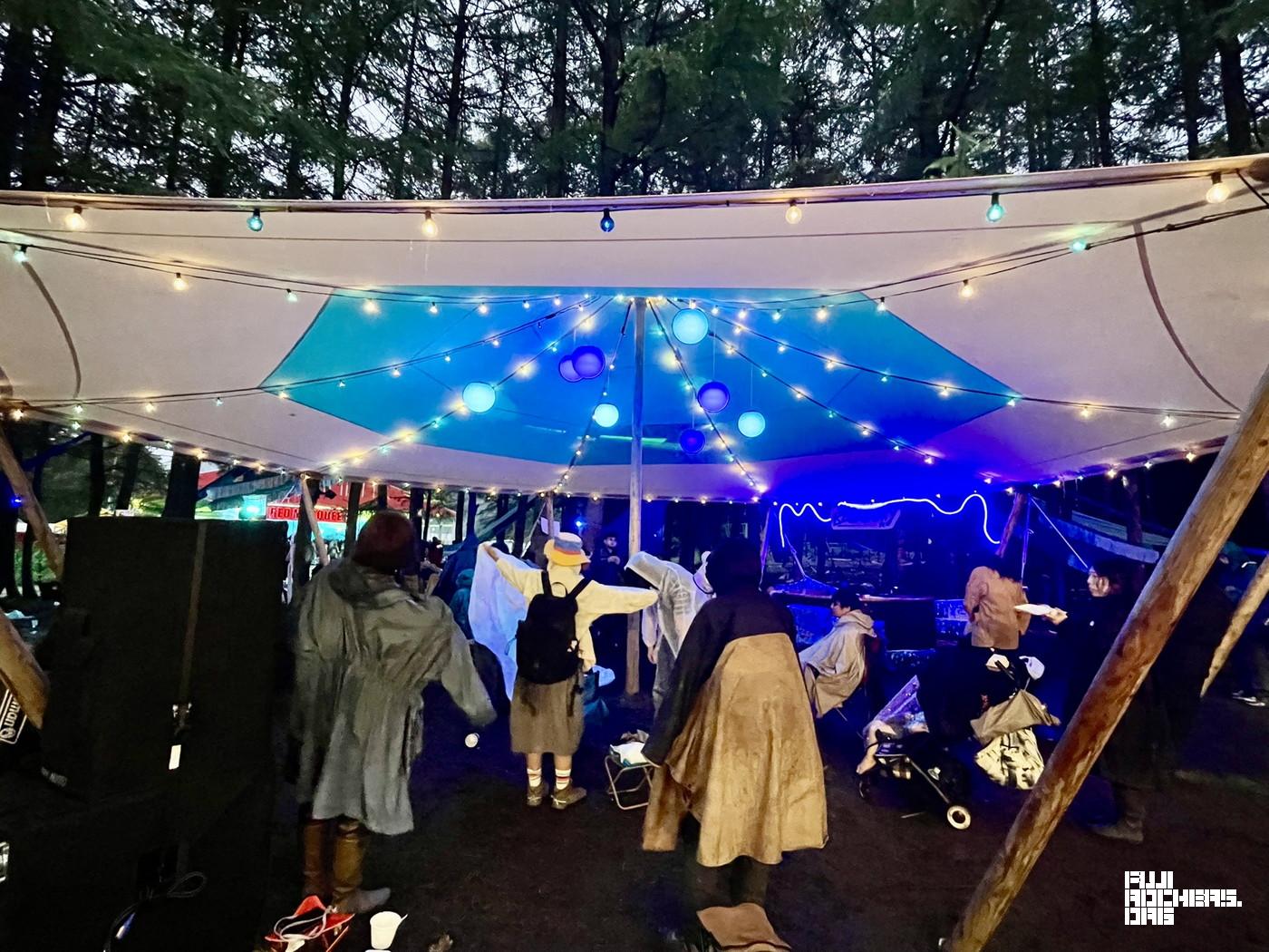 ブルーギャラクシーでも雨宿り