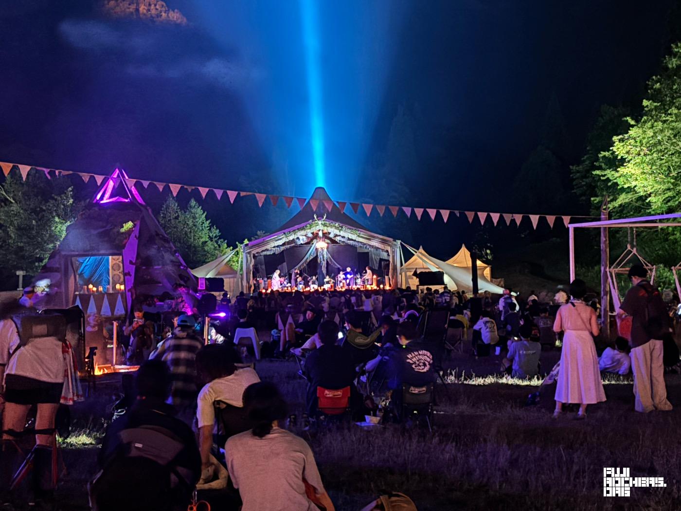 夜のピラミッドガーデンへようこそ