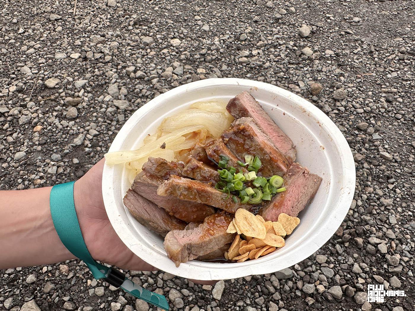 W牛ステーキ丼