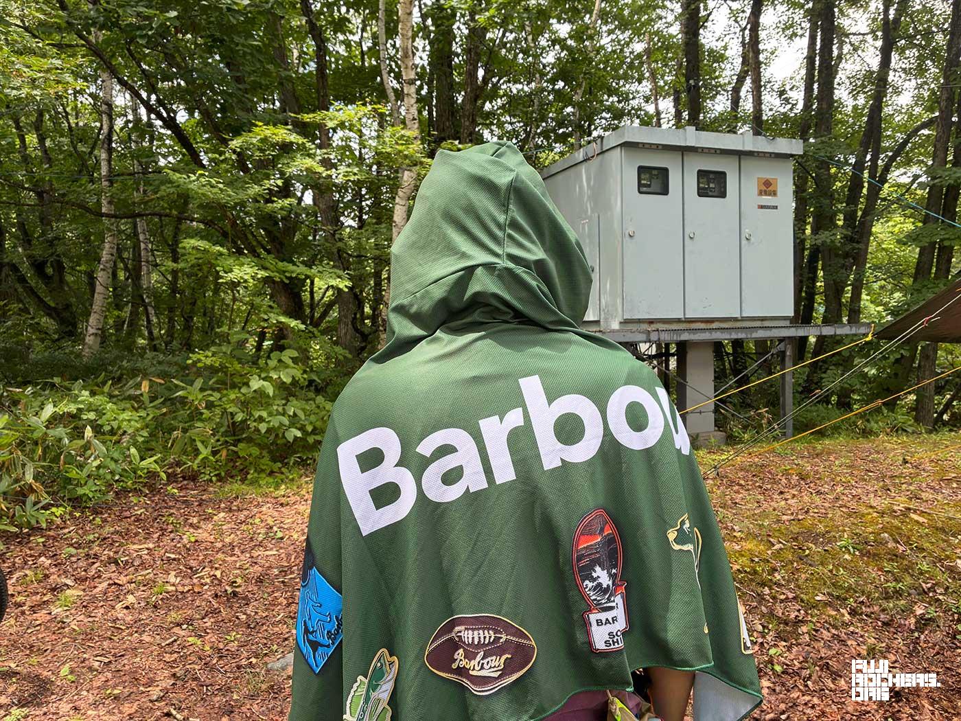 BARBOURブースでレインブーツの無料貸出しやってます