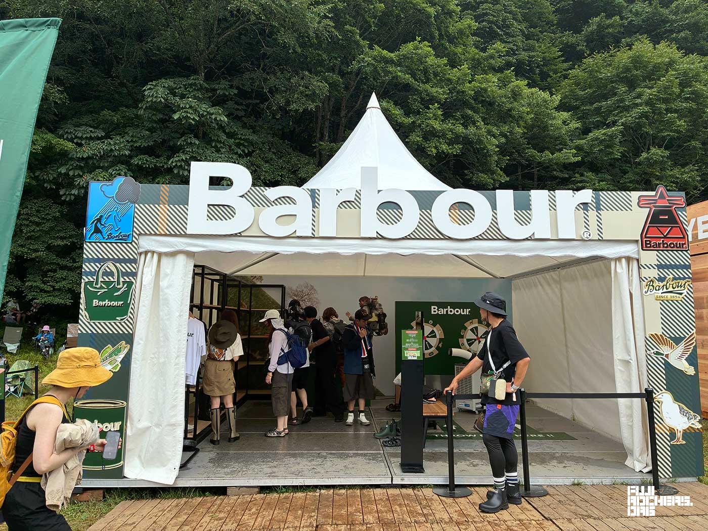 BARBOURブースでレインブーツの無料貸出しやってます
