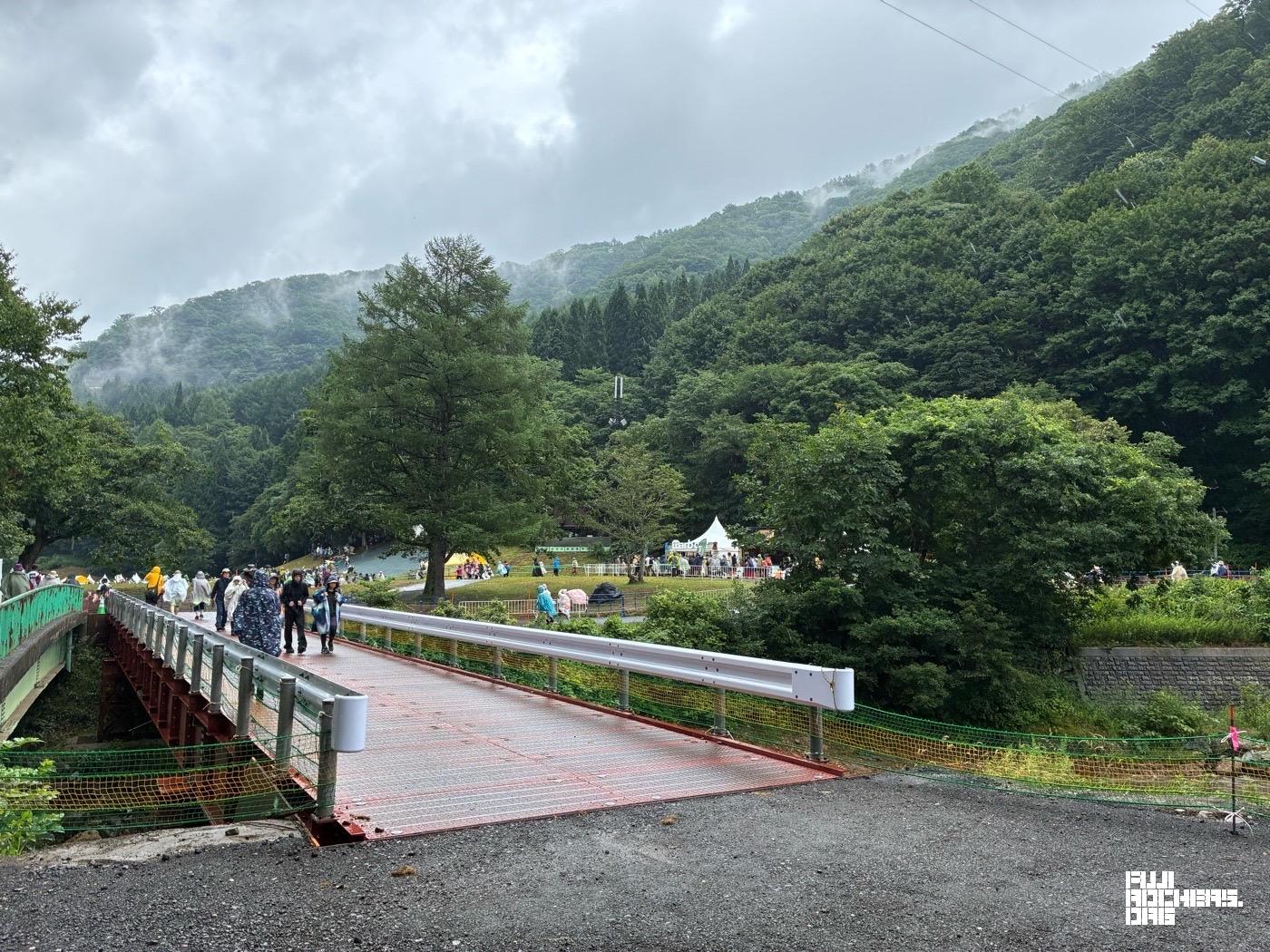 フジロック、雨降りがち！
