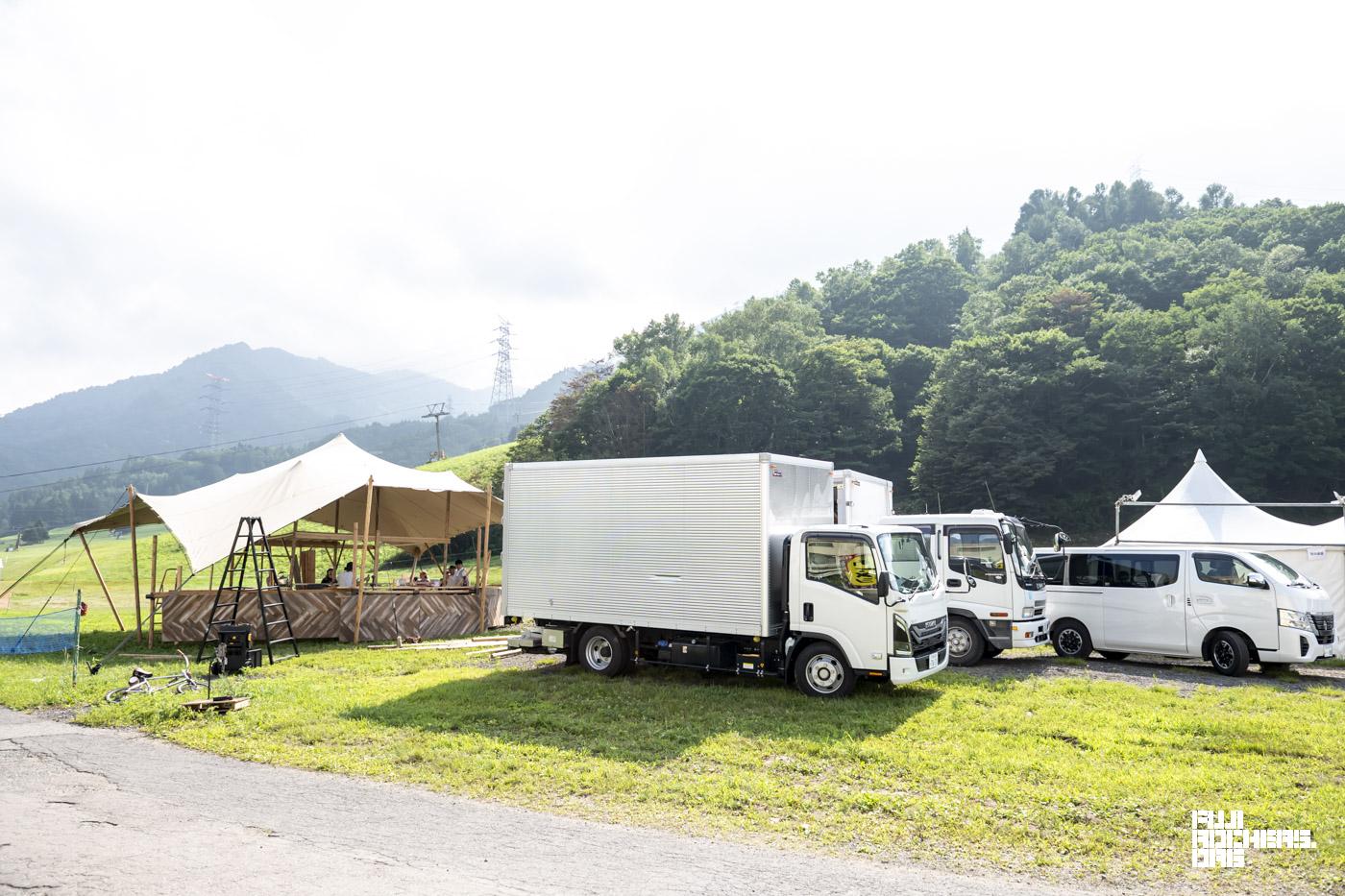 タソガレコーヒースタンド準備中