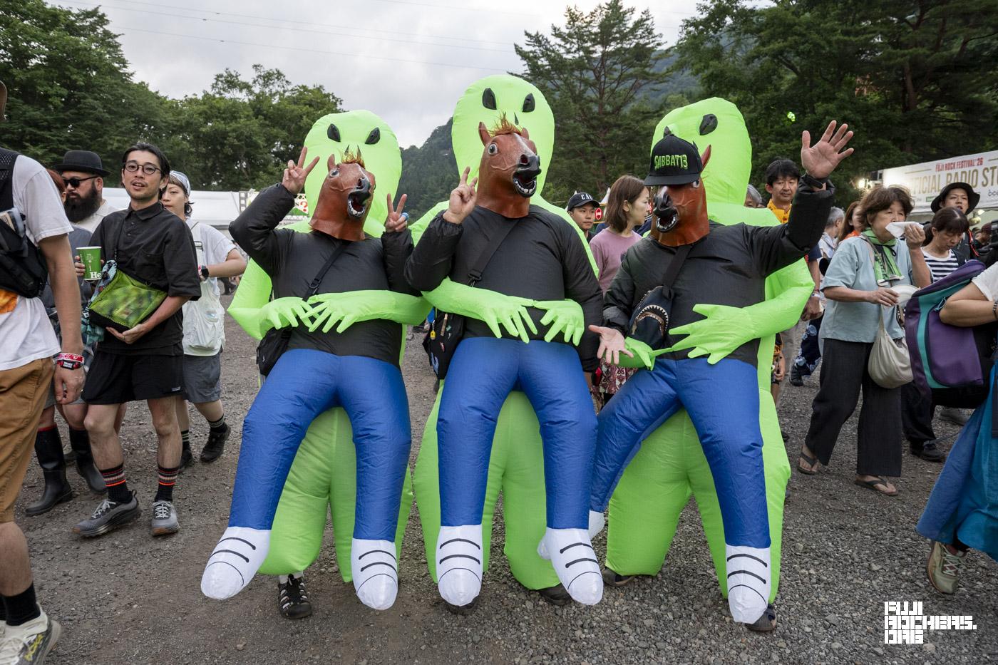 前夜祭を楽しむ気になる人たち