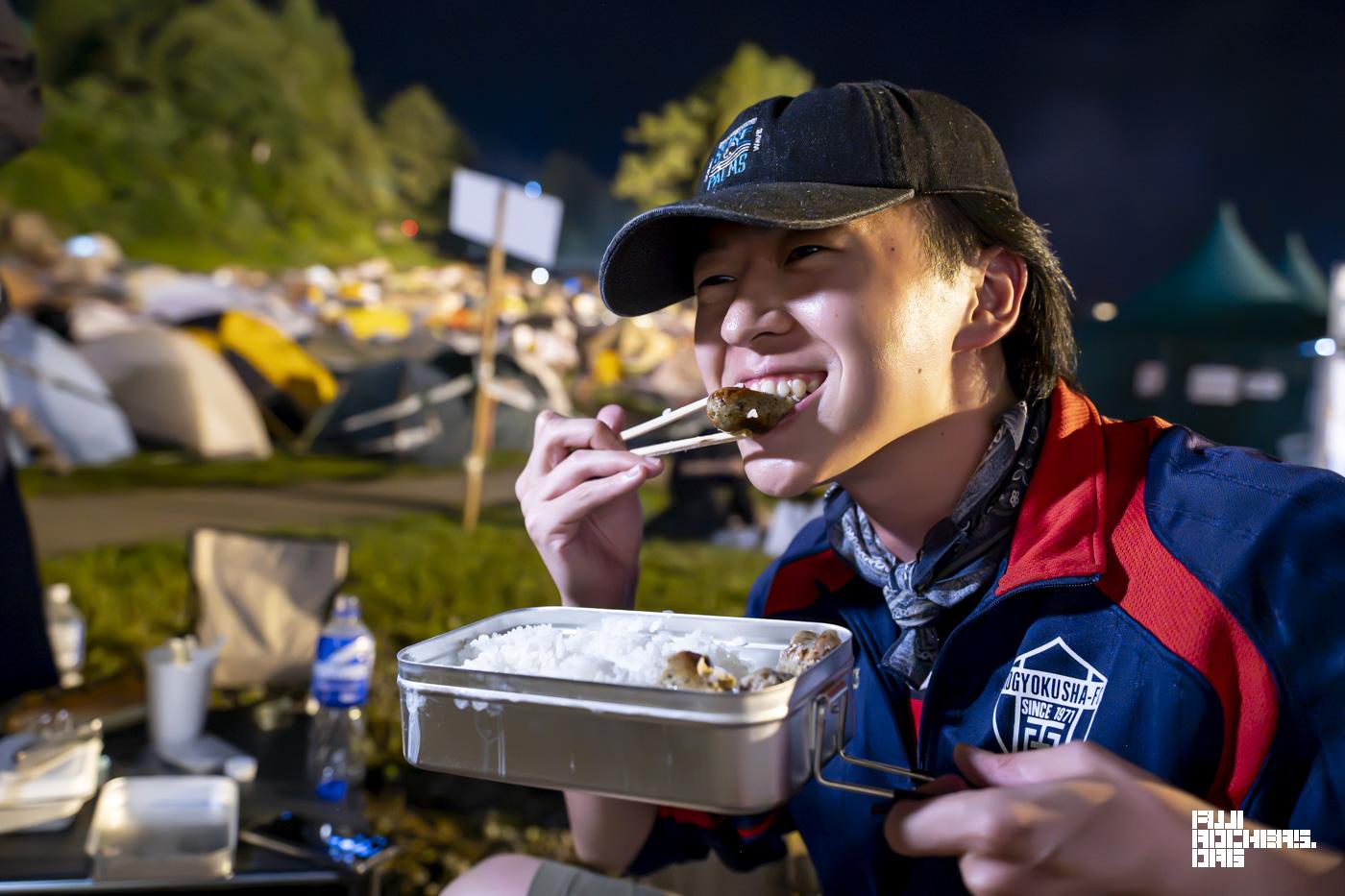 深夜の米炊き