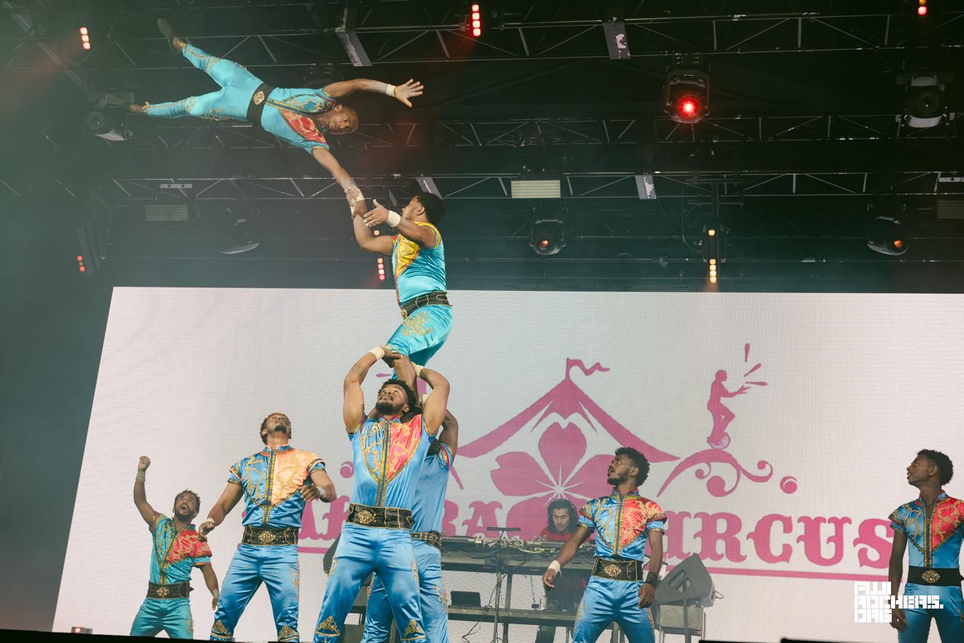 SAKURA CIRCUS