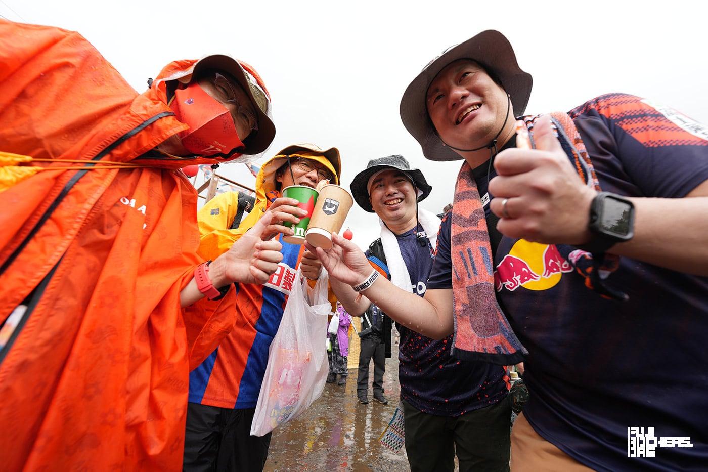 Jリーグ苗場支部で乾杯！集まったサポーターたち