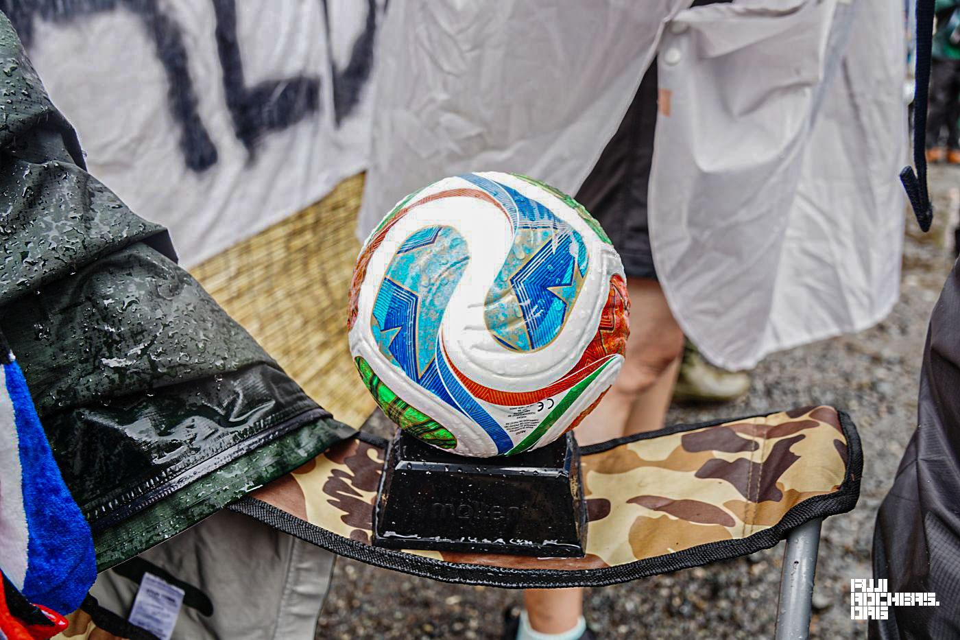 Jリーグ苗場支部はW杯イヤーも大盛況!雨の中で駆け付けたサポーターたち