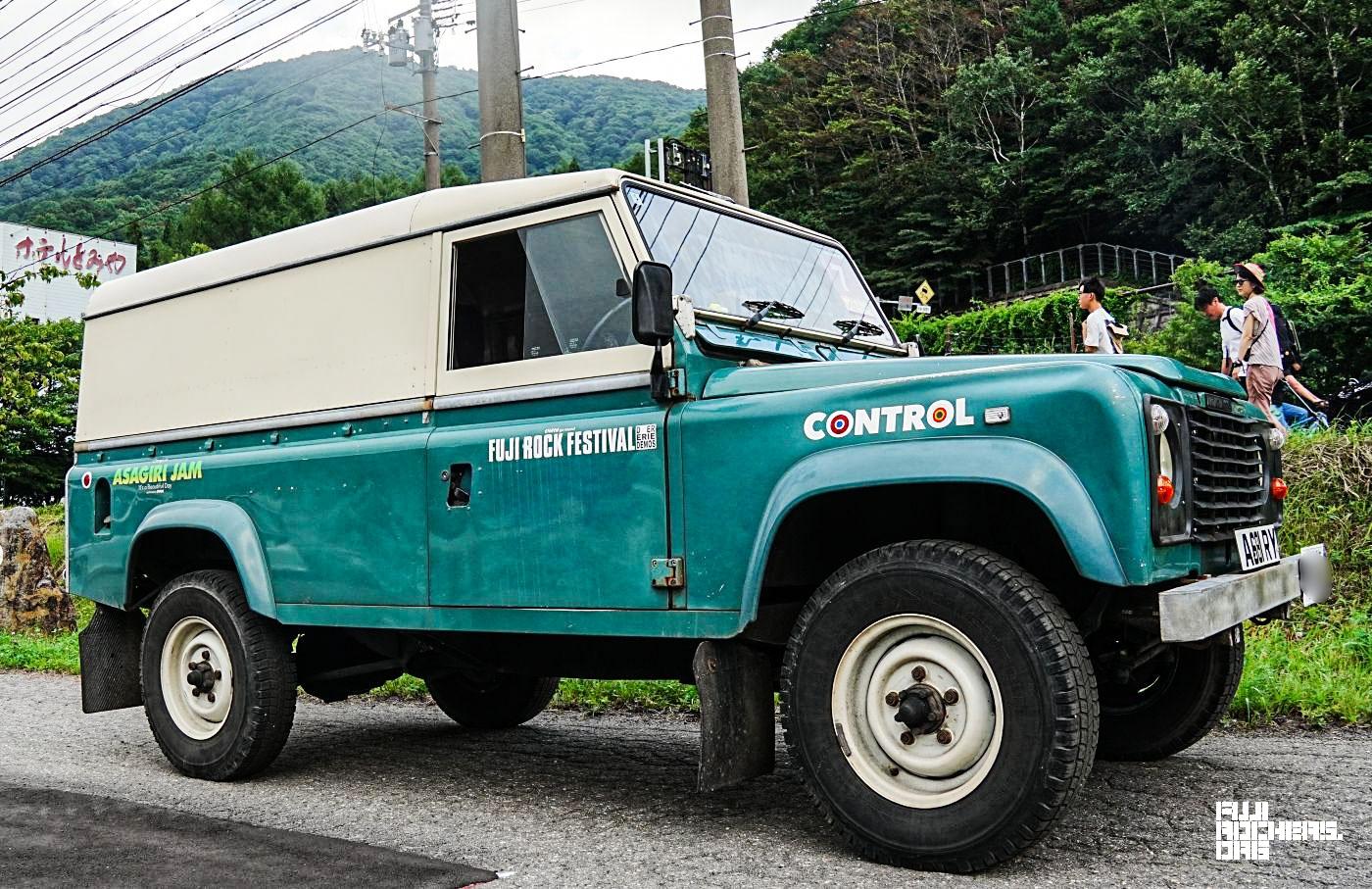 【イカした車にイカした人】池畑潤二の愛車：ランドローバー・ディフェンダー110