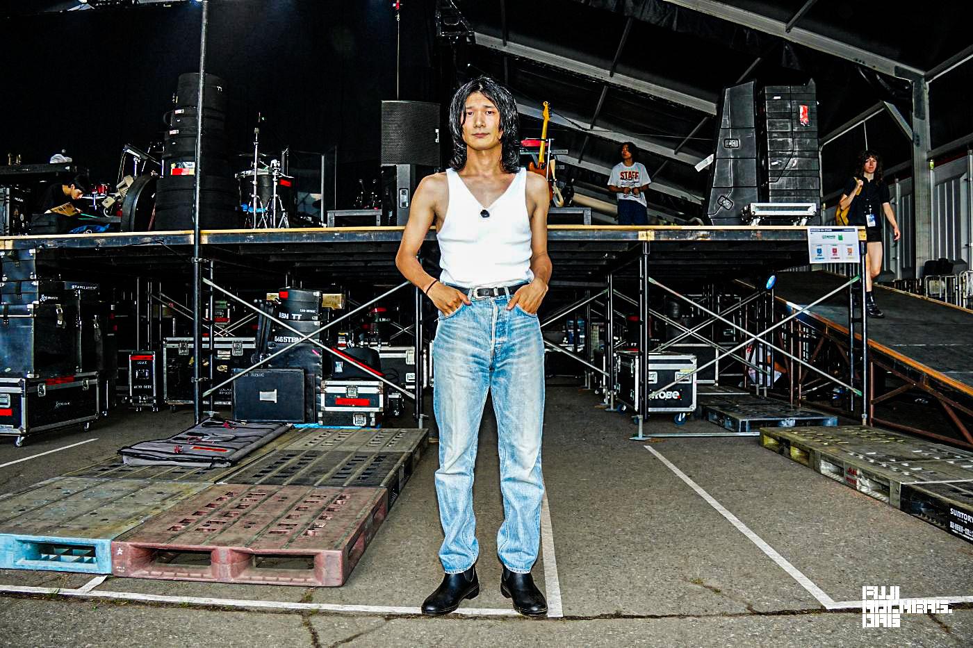 佐々木亮介インタビュー：フジロックに帰ってきたa flood of circle「『今年はもうない』と言われて…」